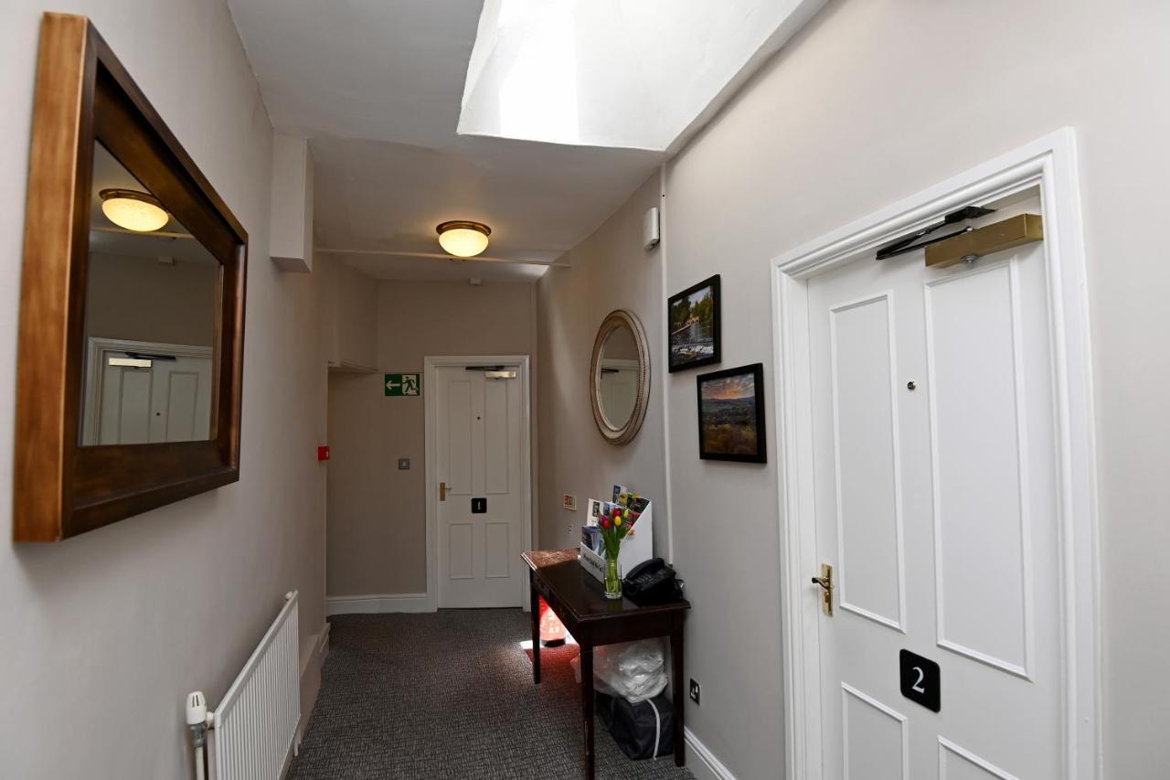 Wheatsheaf, Baslow By Marston'S Inns Extérieur photo